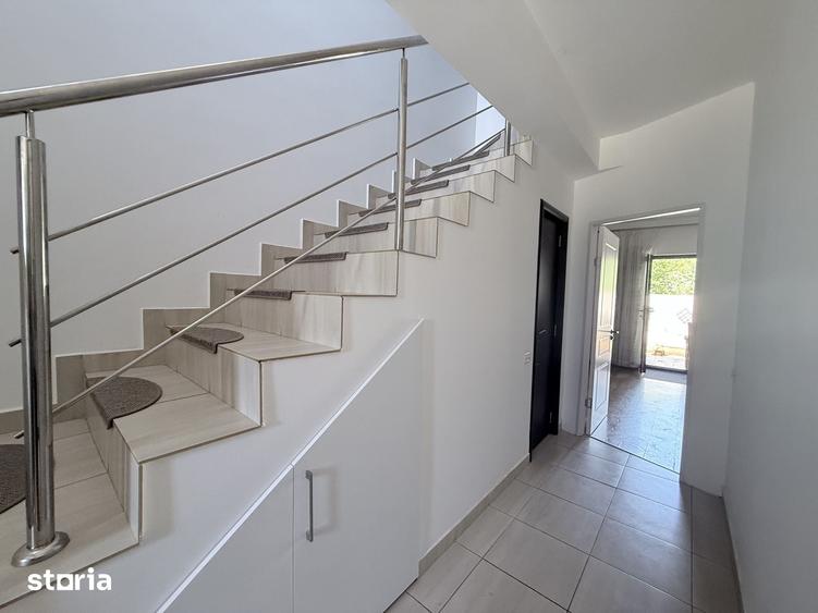 Casă cu 3 camere cu Teren 100 Mp în Central