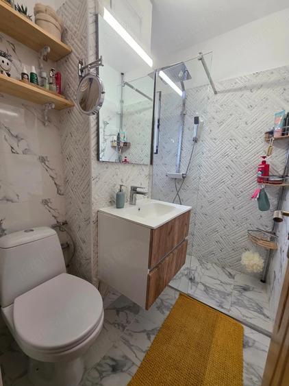 Apartament cu 3 camere semidecomandat în Gheorghe Lazăr