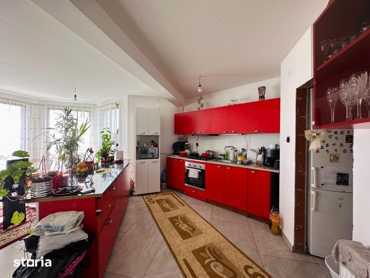 Casă cu 4 camere decomandat cu Teren 1482 Mp în Nojorid