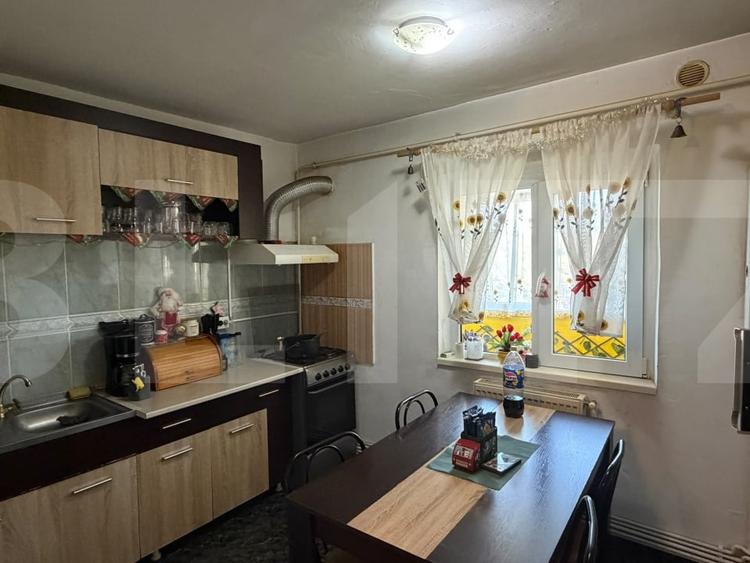 Apartament cu 3 camere decomandat, mobilat în 1 Mai