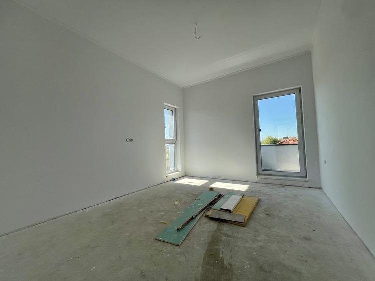 Casă cu 4 camere cu Teren 316 Mp în Săcălaz