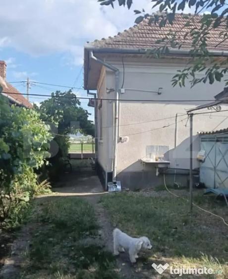 Casă cu 3 camere cu Teren 744 Mp în Unirea