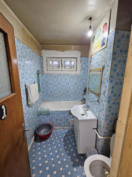 Apartament cu 3 camere decomandat în Titan