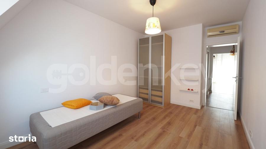 Casă cu 7 camere cu Teren 250 Mp în Central