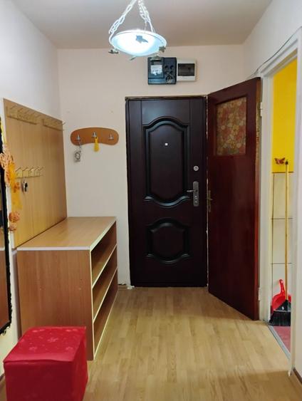 Apartament cu 3 camere decomandat în Brâncoveanu