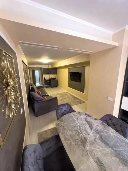 Apartament cu 3 camere decomandat în Nordului