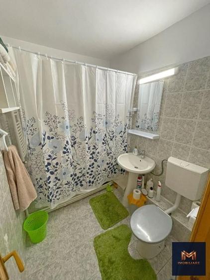 Apartament cu 3 camere decomandat în Sud-Vest