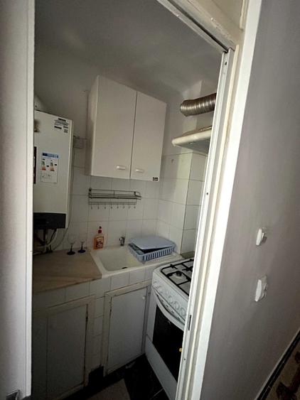 Apartament cu 3 camere decomandat în Eremia