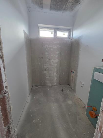 Casă individuală cu 4 camere cu Canalizare în Exterior Vest