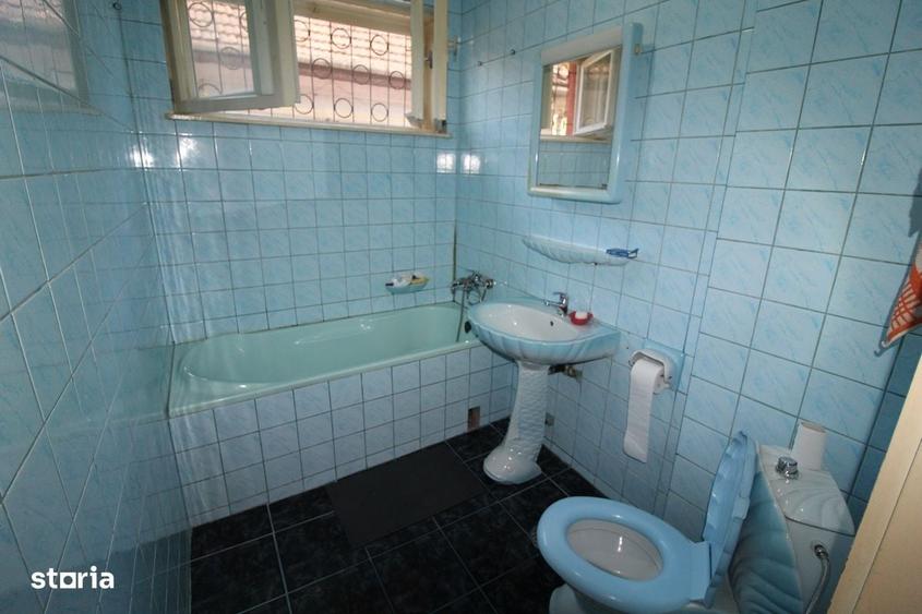 Casă cu 4 camere în Hunedoara