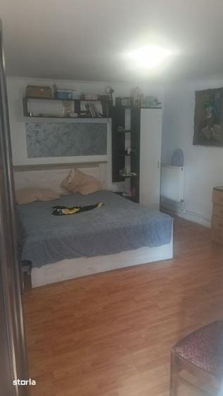 Casă cu 2 camere decomandat cu Teren 80 Mp în Central