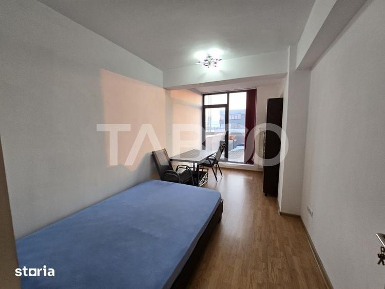 Apartament cu 3 camere decomandat în Șelimbăr — fotografia 2
