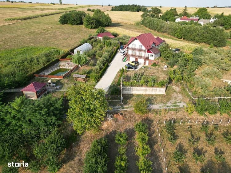 Casă cu 4 camere în Oniceni