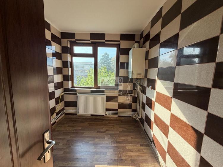Apartament cu 2 camere semidecomandat în Sud