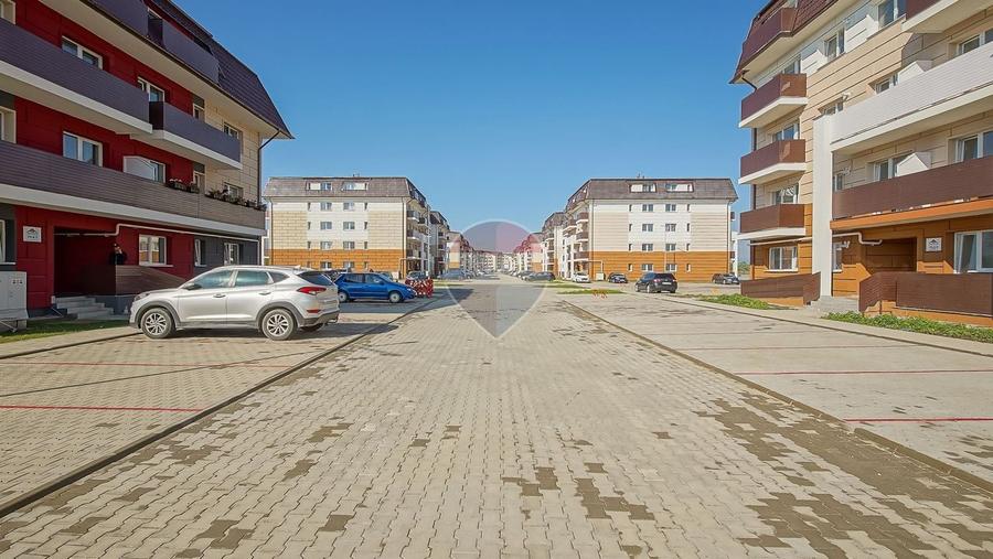 Apartament cu 2 camere decomandat în Sânpetru