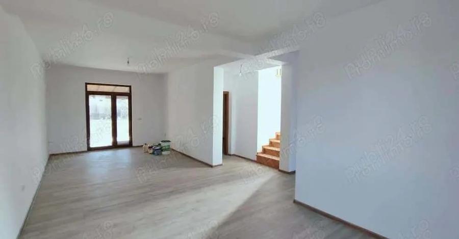 Casă cu 4 camere cu Teren 306 Mp în Chișoda