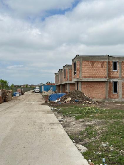 Teren Construcții intravilan de 577 mp, în Odăi