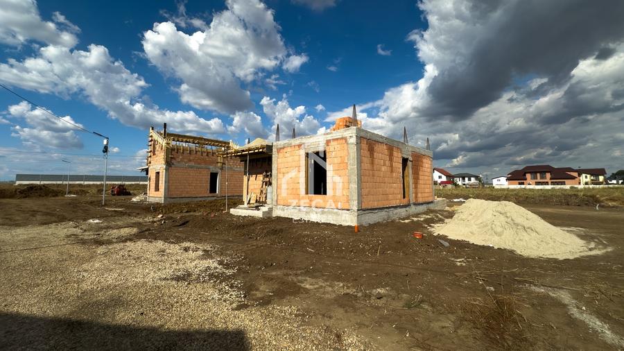 Casă individuală cu 5 camere cu Teren 414 Mp în Berceni