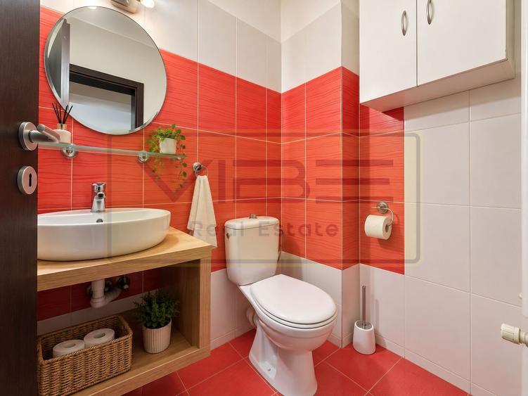 Apartament cu 4 camere decomandat, mobilat în Central