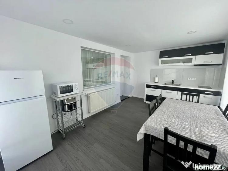 Casă cu 4 camere cu Teren 1397 Mp în Poiana