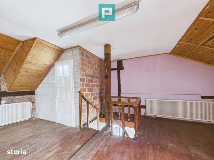 Casă cu 4 camere decomandat în Rontău