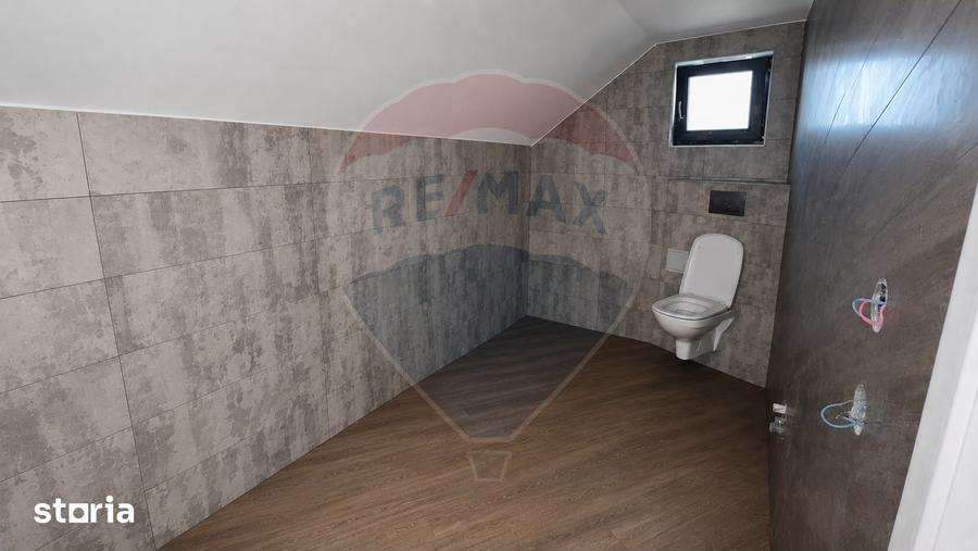 Casă cu 4 camere cu Teren 300 Mp în Hidiș