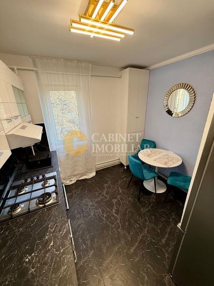 Apartament cu 2 camere semidecomandat, mobilat în Podu Roș