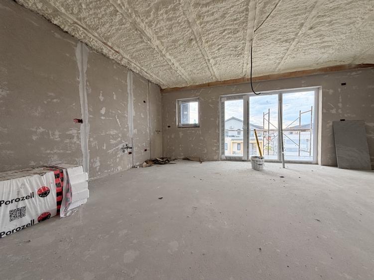 Apartament cu 3 camere decomandat în Giroc