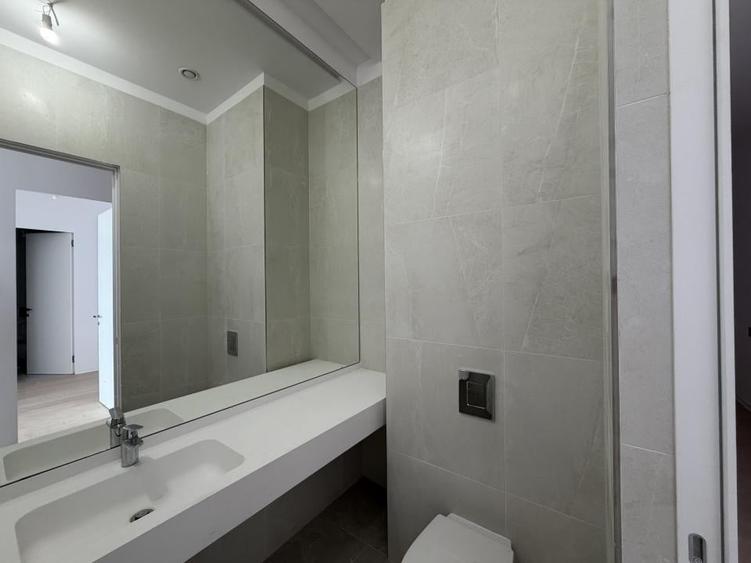 Penthouse cu 4 camere decomandat în Floreasca
