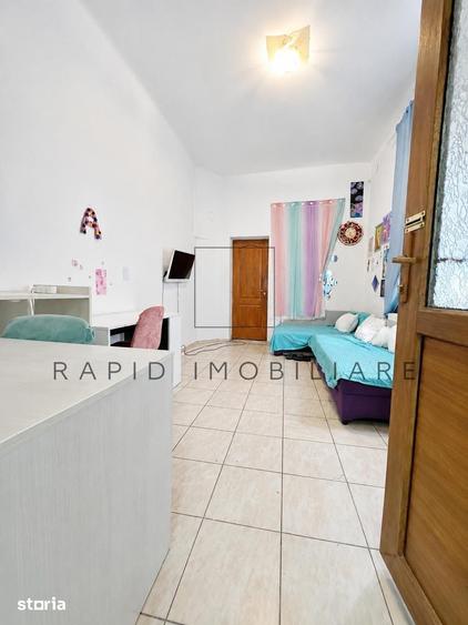 Casă cu 3 camere semidecomandat cu Teren 228 Mp în Gării