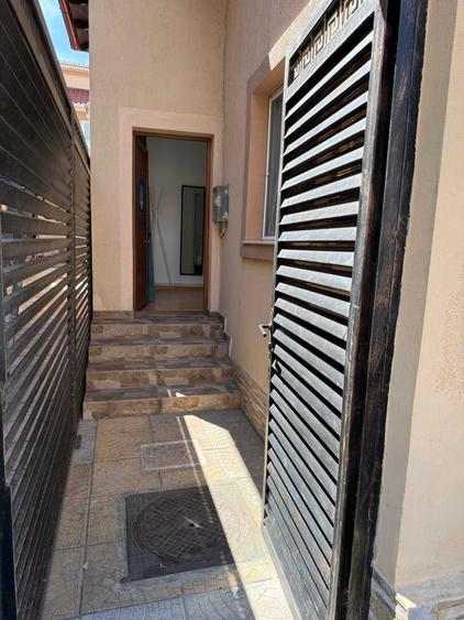 Apartament cu 2 camere nedecomandat în Universitate