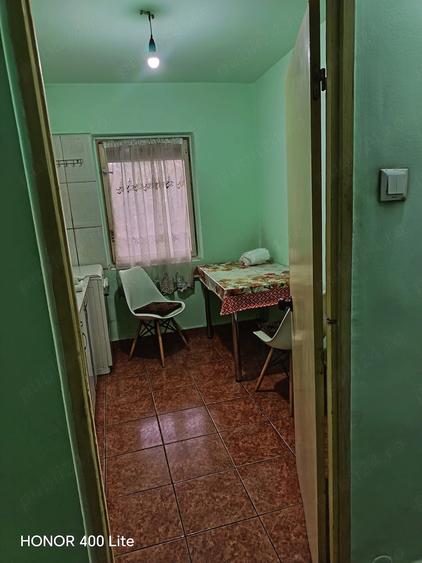 Apartament cu 4 camere decomandat în Mihai Bravu