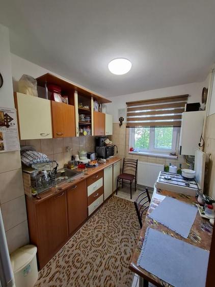 Apartament cu 3 camere decomandat, mobilat în Tomis Nord