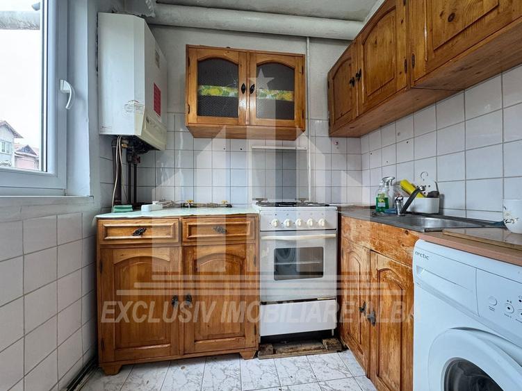 Apartament cu 2 camere semidecomandat, mobilat în Cetate