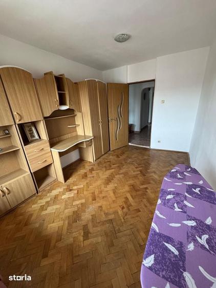 Apartament cu 3 camere decomandat în Ciurea