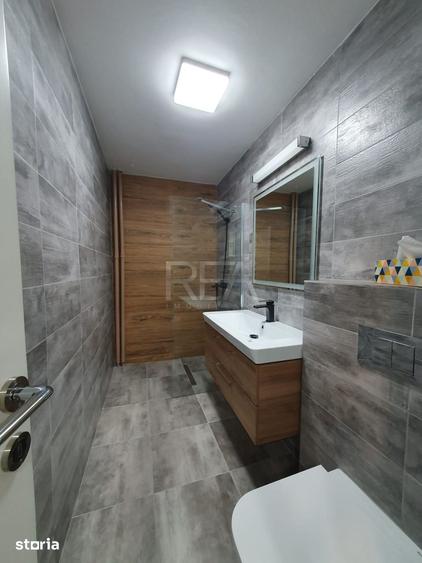Spațiu comercial, de 38 mp, în Titan