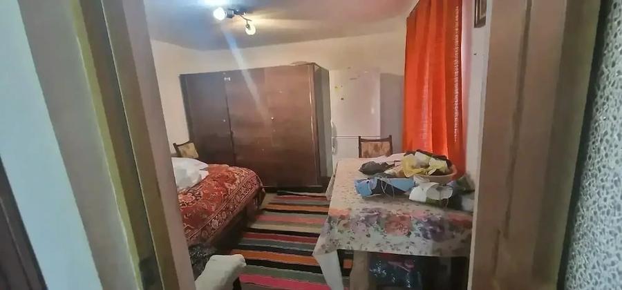 Casă cu 4 camere cu Teren 1800 Mp în Exterior Vest
