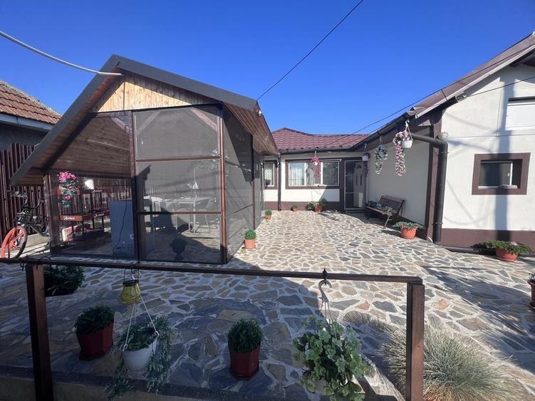 Casă cu 4 camere în Bora