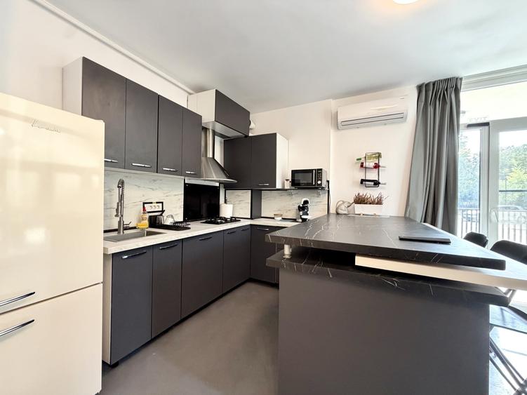 Apartament cu 3 camere decomandat, mobilat în Telegrafului