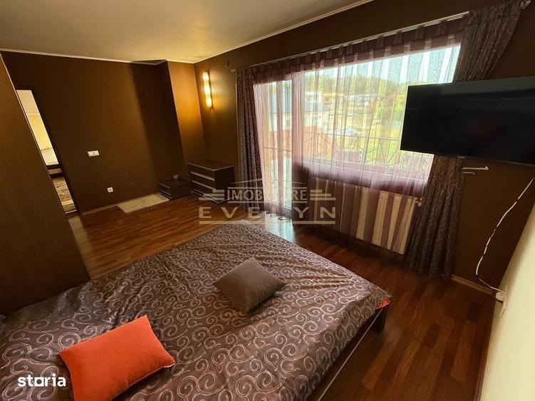 Casă cu 4 camere cu Teren 1394 Mp în Central