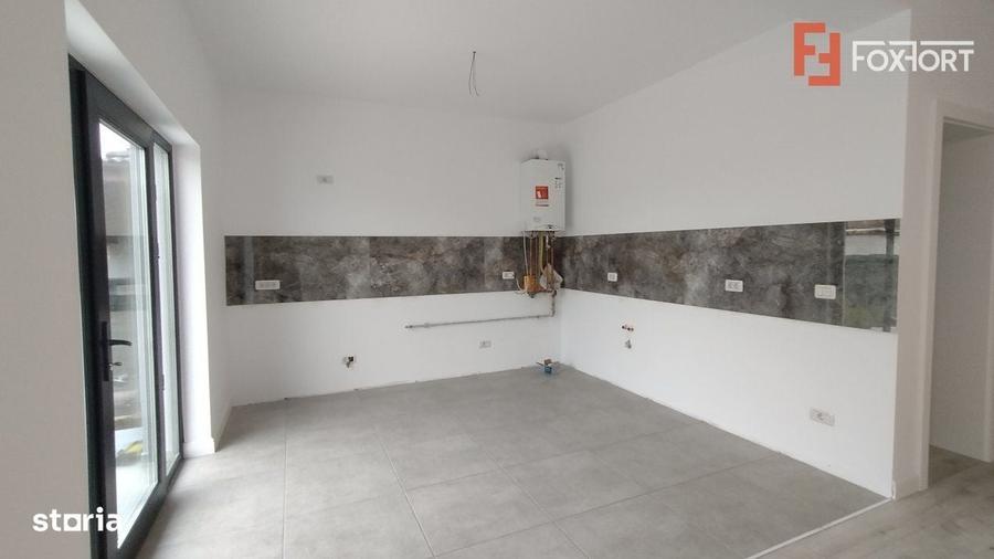Casă cu 3 camere în Est