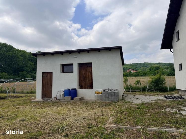 Casă cu 4 camere cu Teren 200 Mp în Dărmănești