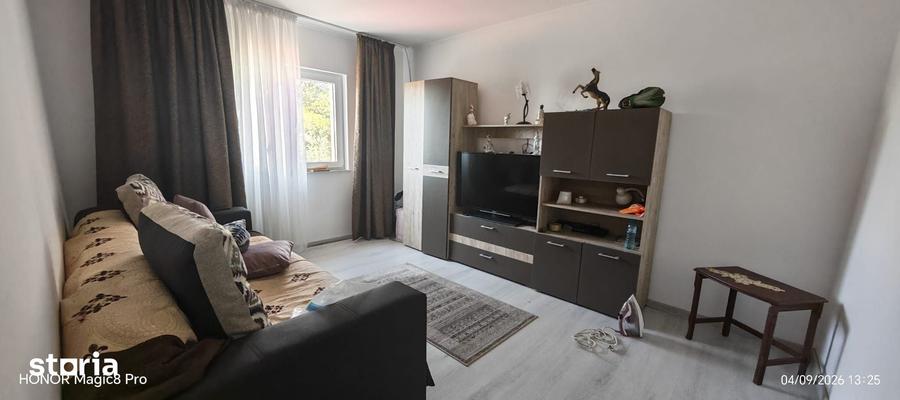 Casă cu 9 camere cu Teren 1500 Mp în Popricani