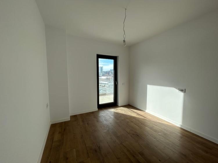 Apartament cu 2 camere semidecomandat în Aviației