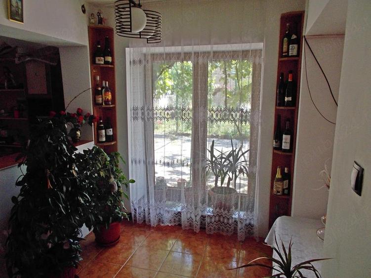 Casă cu 6 camere cu Teren 1600 Mp în Aradului