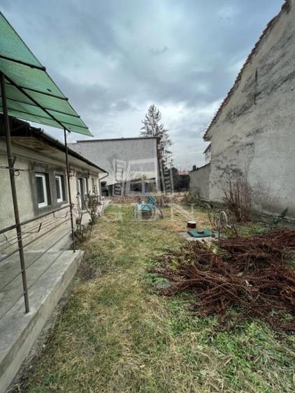 Casă individuală cu 4 camere cu Canalizare în Semicentral