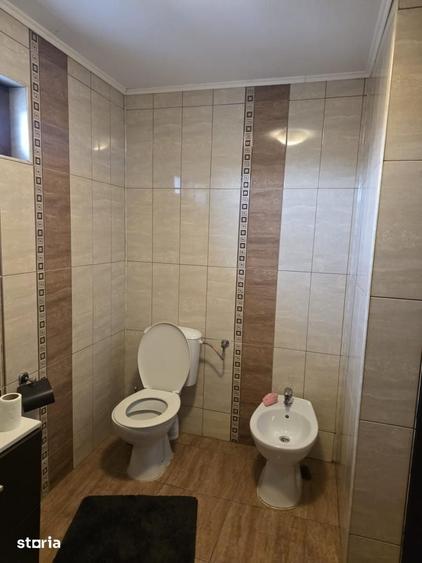 Casă cu 6 camere cu Teren 251 Mp în Central