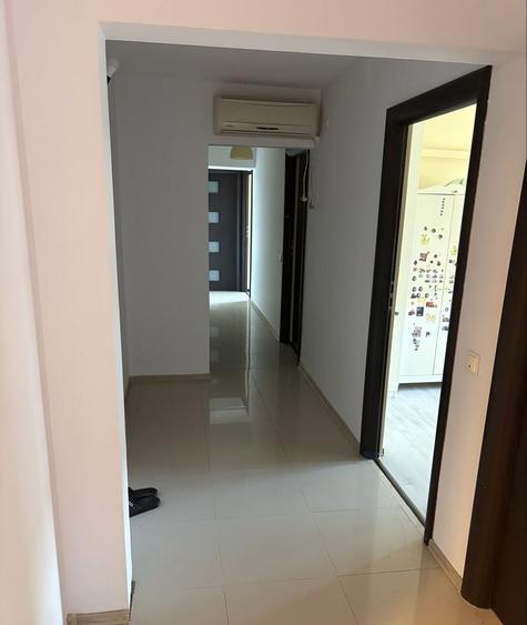Apartament cu 4 camere decomandat în Central