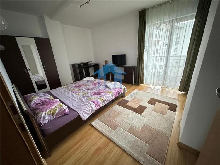 Apartament cu 3 camere decomandat, mobilat în Central