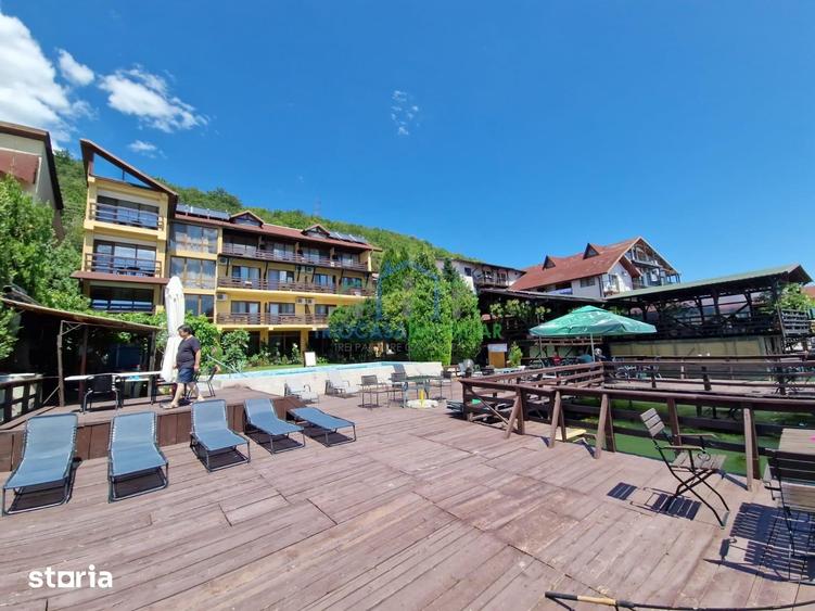 Spațiu comercial, de 871 mp, în Eșelnița